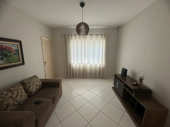 Apartamento de 2 quartos semi mobiliado