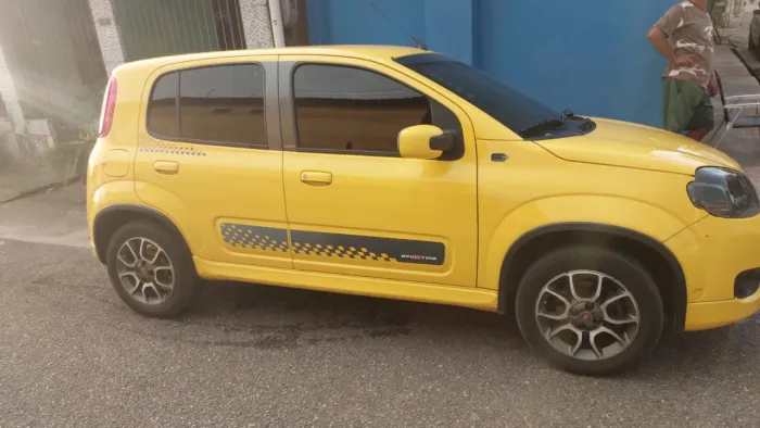 Fiat Uno Sporting 1.4 EVO Fire Flex 8V 4P 2014