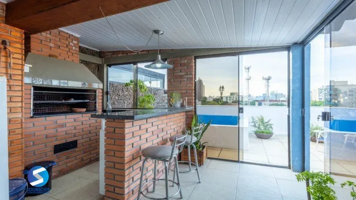 Cobertura com Piscina e Churrasqueira no Petrópolis 205m² Privativos