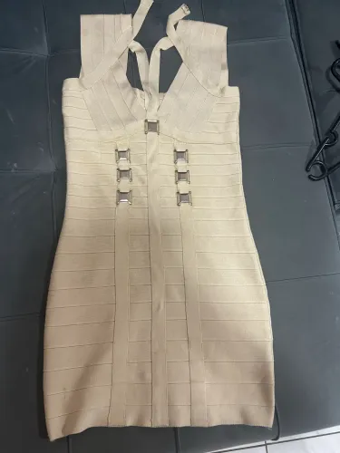 Vestido elegante ótima qualidade tamanho M