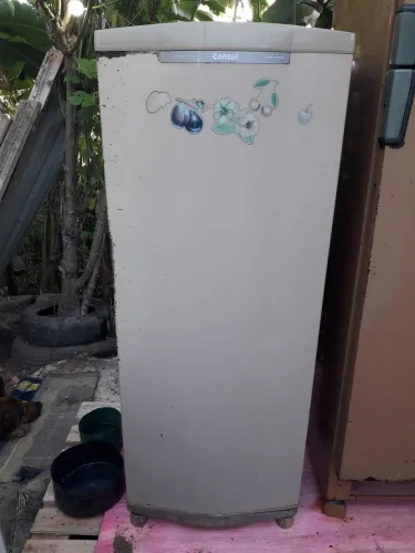 Geladeira cônsul usada