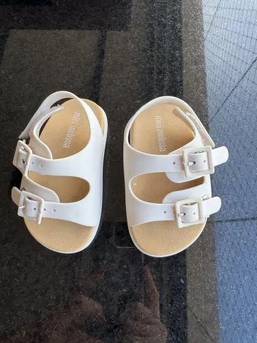 Mini Melissa Branca Tamanho 17/18