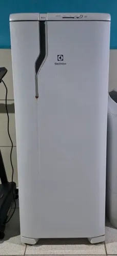 Vende se geladeira 