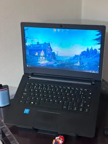 Notebook Lenovo, 4GB RAM, SSD 120GB, Sem detalhes.