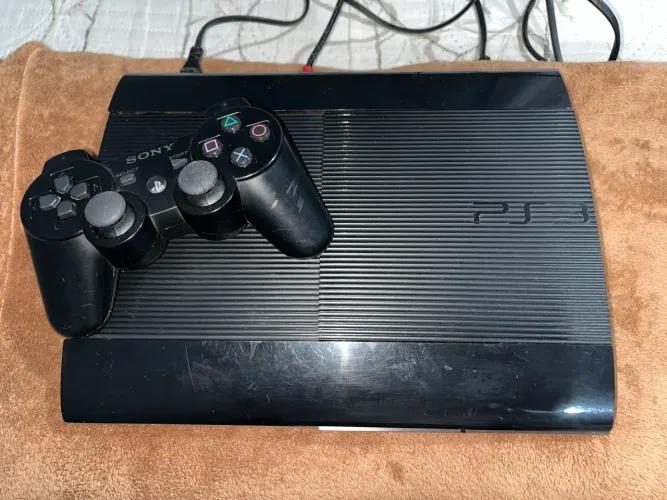 PlayStation 3 500GB Desbloqueado HEN + 2 Controles Originais