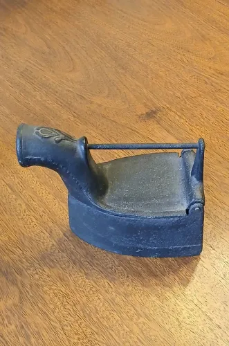 Ferro De Passar Roupa Antigo A Carvao Brasa Ferro Fundido