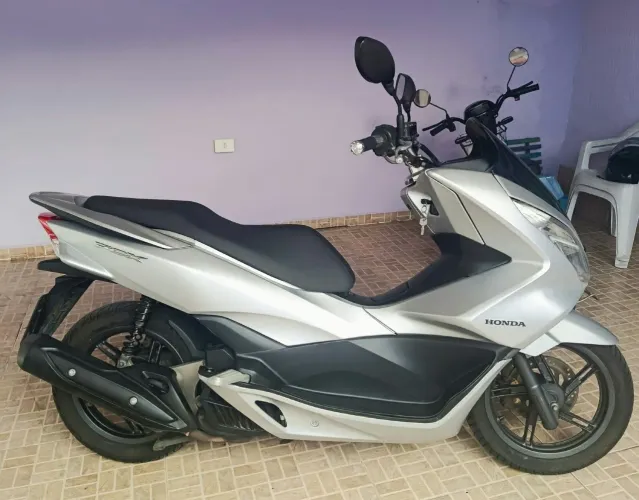 Pcx com manual e chave reserva 49milkm