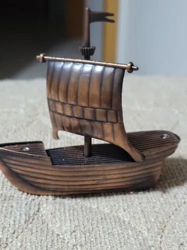 Miniatura apontador colecionável em metal: barco viking 