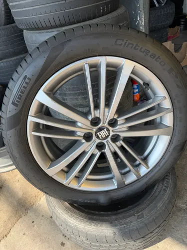 Aro 17 Fiat fastback com pneus