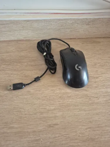 Mouse logtech g403 com defeito 