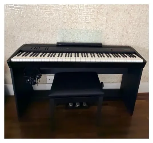 Piano Digital Roland  FP 60X - Quase Novo!