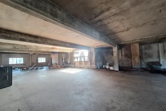 RE/MAX ALUGA | Sala 2 - Amplo Espaço Comercial de 650 m² em Barão Geraldo Campinas
