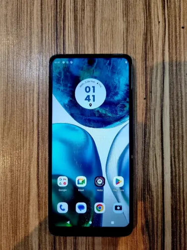 Moto g52 128g 6g tela AMOLED vai com película ESTA em ótimo estado
