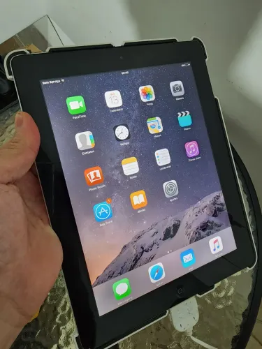 iPad 2 com 16gb 4g wi-fi ótimo estado com case