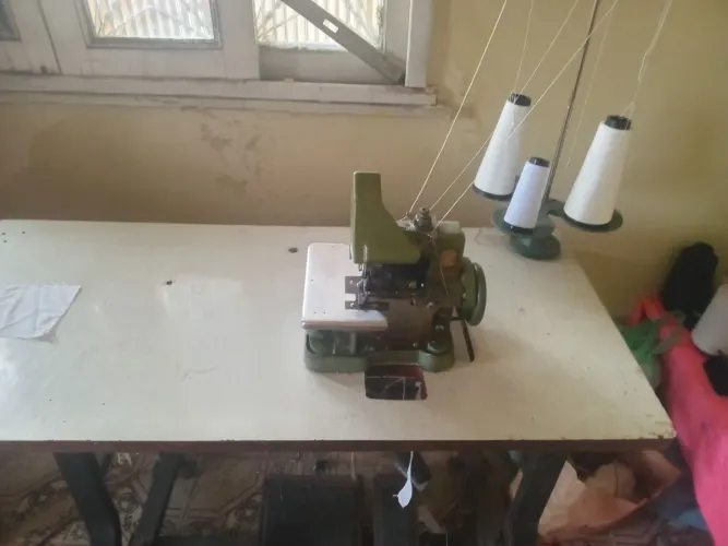 Vendo maquina de overlok funcionando perfeitamente 