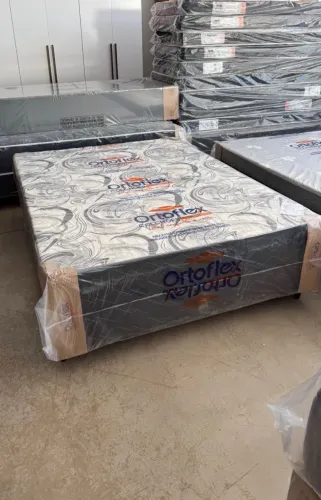 Cama box com molas (novo) HojE