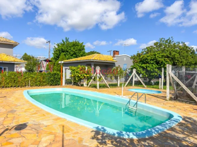 Vendo Casa Térrea em condomínio fechado, bairro São Luiz em Canoas