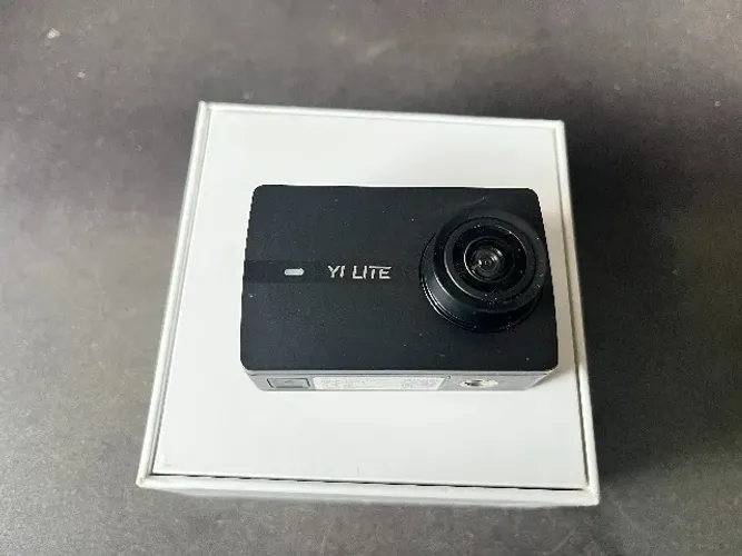 Câmera de ação YI Lite -