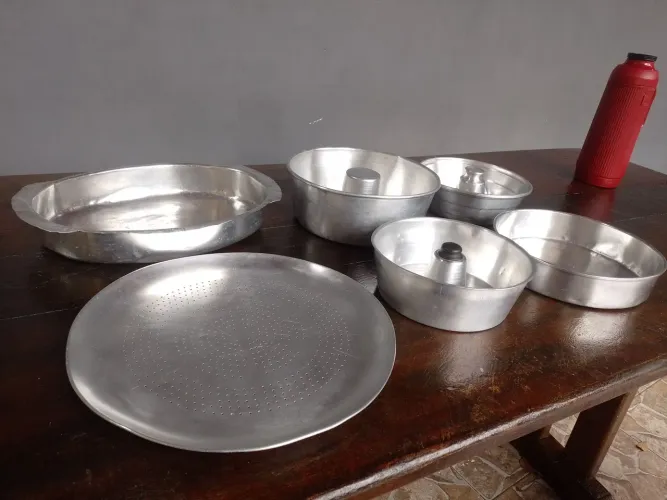 Kit de formas: bolo, pudim, pizza e assadeira