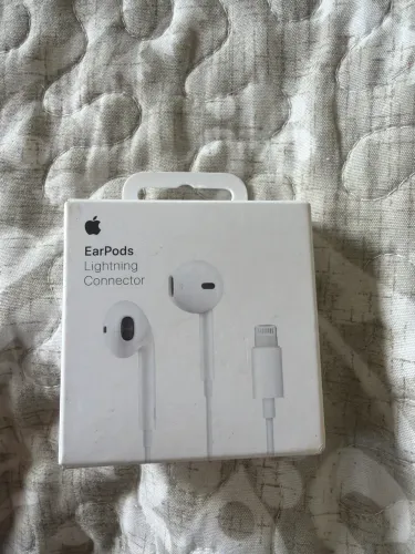 Fone Apple EarPods Original Lightning (iPhone) - Novo/Lacrado