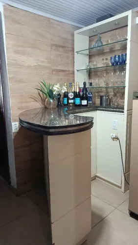 Bar de canto MDF com pedra dupla de mármore