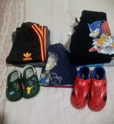 Lote de Roupa de Menino Tamanho 4 e 6 Anos ( Entrego na Estação da descrição ) 60,00