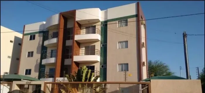 Procuro uma menina para dividir apartamento na Vila Eduardo