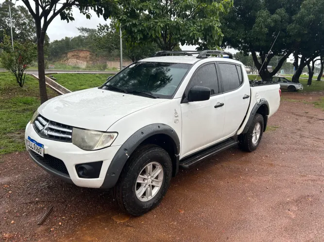 Mitsubishi L200 Triton GLX 3.2 CD TB Int.diesel MEC 2013