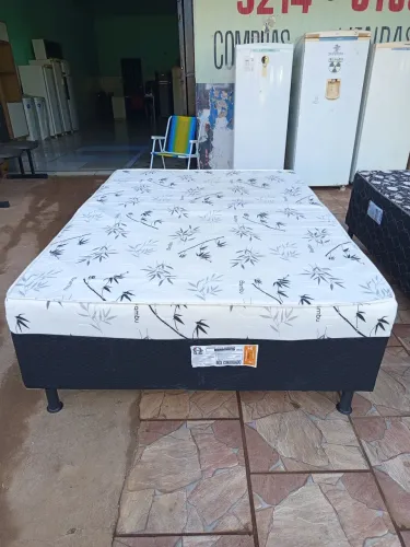 Cama box casal conjugada 08cm de espuma dobrada semi nova.