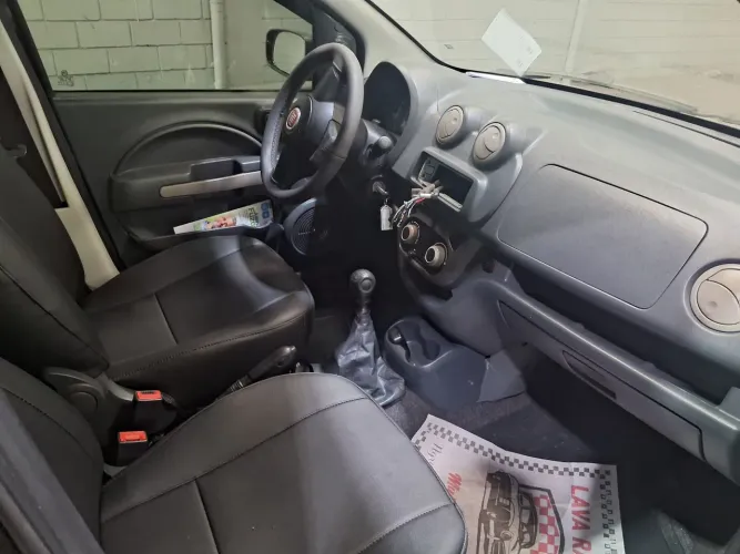Fiat Uno Vivace/rua 1.0 EVO Fire Flex 8V 5P 2012