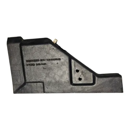 Revestimento Lateral Pedal Mercedes-Benz 710