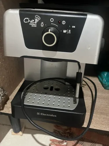 a cafeteira expresso Electrolux Chef Crema Silver 