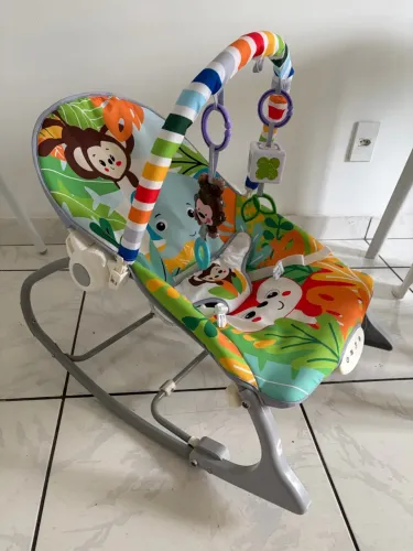 Cadeirinha de balanço usada 