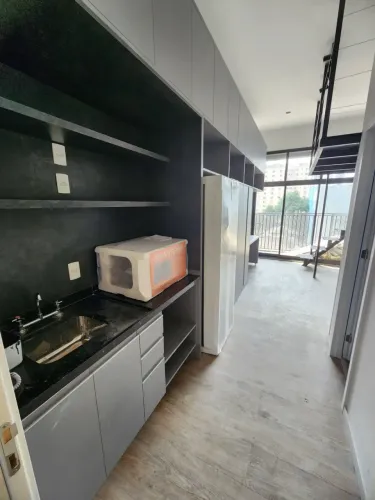 Aluga Se Studio em pinheiros muito bem localizado.