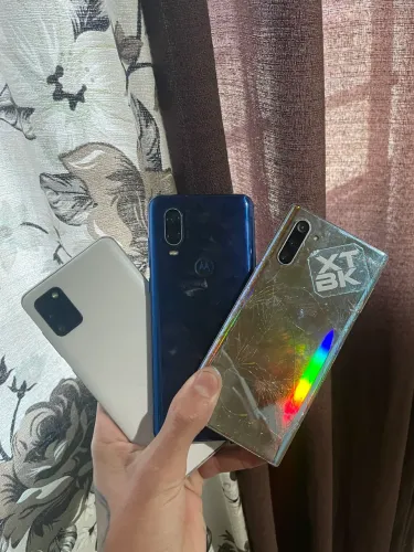 Celulares retirada de peças