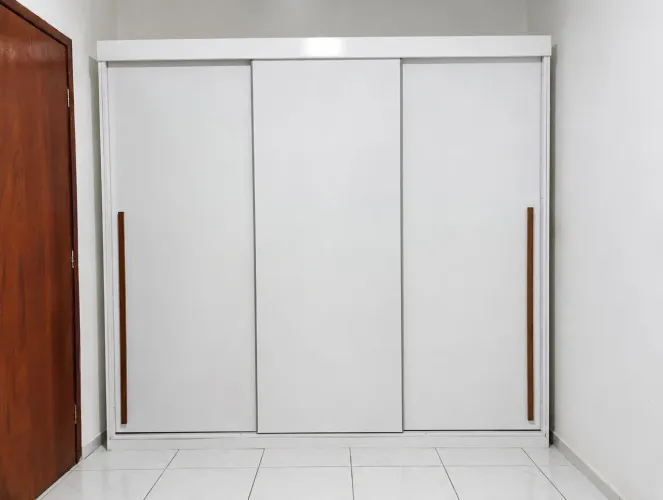 Roupeiro/ Guarda Roupa Casal