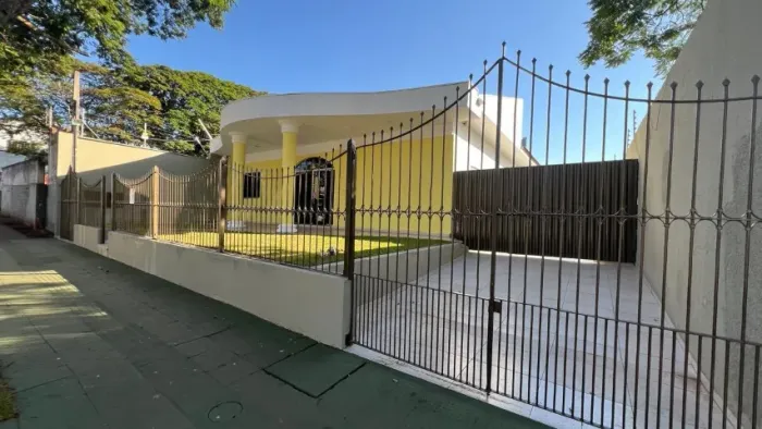 Imóvel comercial - 604m2 de terreno e 390m2 de construção - ZONA 04 MARINGÁ-PR
