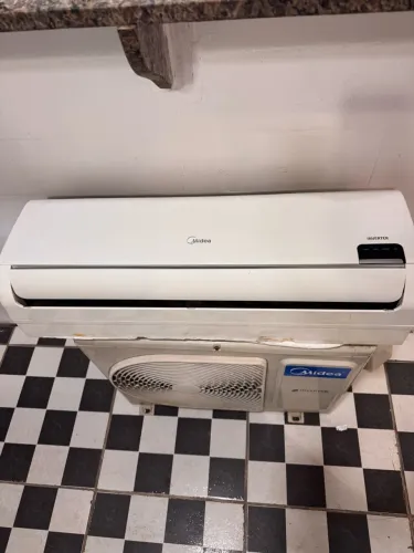 Split Midea Inverter 12.000 BTUs