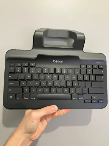 Teclado Belkin para iPad ou iPhone com conector Lightning Novo