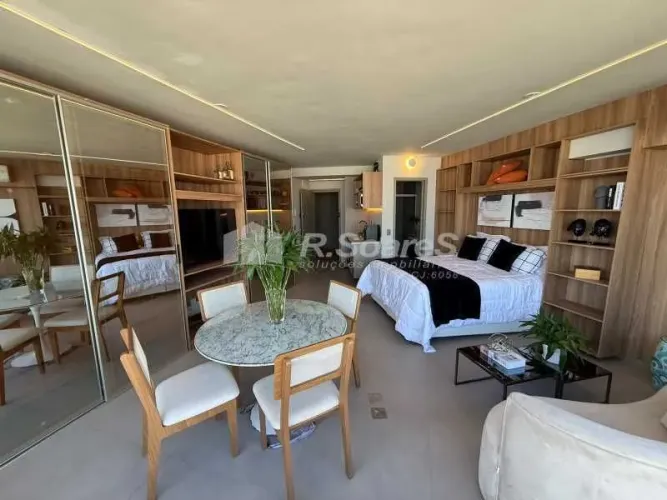 Flat à venda na Avenida das Américas, Barra da Tijuca, Rio de Janeiro - RJ