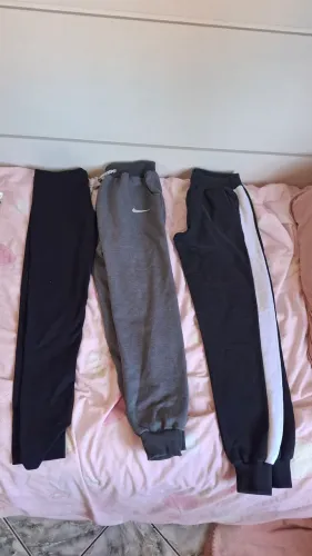 CALÇA UNISSEX R$30 cada ou 26 cada levando tds