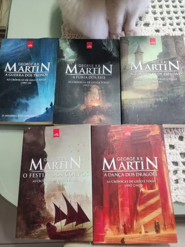 Coleção As crônicas de gelo e fogo - 5 livros LER DESCRIÇÃO 
