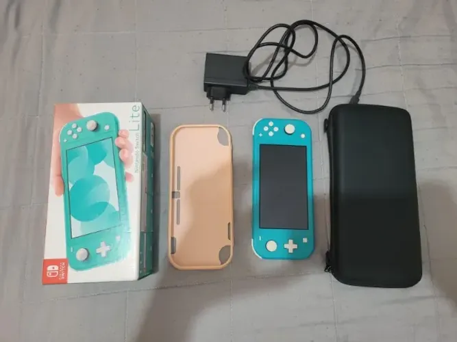Nintendo Switch Lite + Acessorios