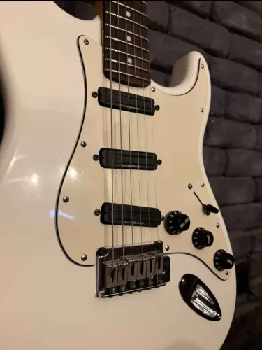 Guitarra Squier Deluxe Hot Rails Seymour Duncan