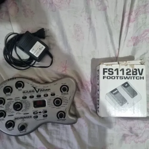 Pedaleira Multi-efeitos Behringer Para Baixo, Guitarra