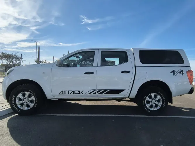 Nissan Frontier S CD 4X4 2.3 TB Diesel Mec. 2022