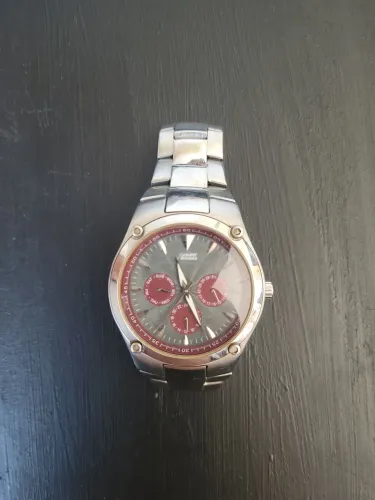 relRelógio masculino de aço inoxidável da Chilli Beans. 