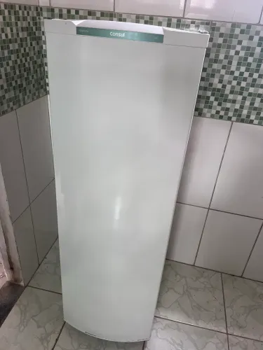 Vendo geladeira consul no valor de 499 frete grátis pra vender hoje