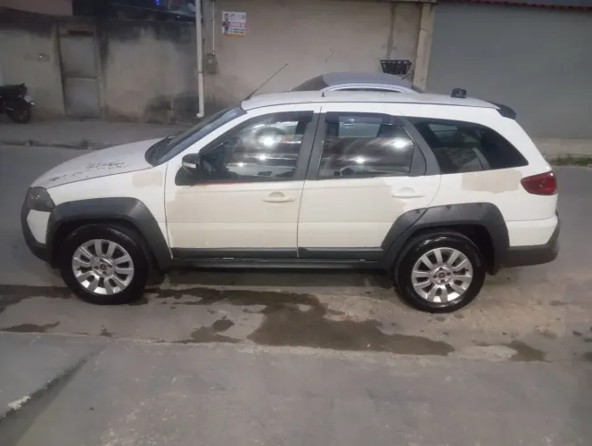 Fiat Palio Weekend Adventure Locker 1.8 Flex 2017