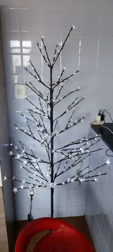 Árvore de Natal de led (ótima).